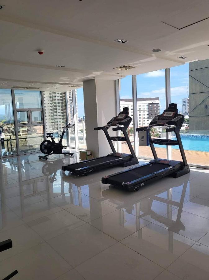 Hola! Condotel @ Inspiria Davao City Buitenkant foto